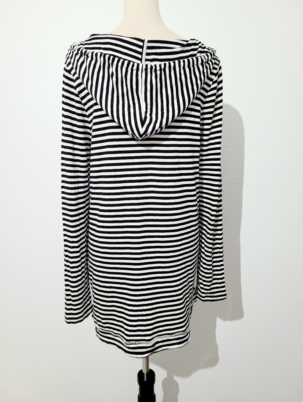 Soma Black White Striped Hoodie Tunic Top Women’s Medium Long Sleeve Casual Soft - Picture 5 of 10
